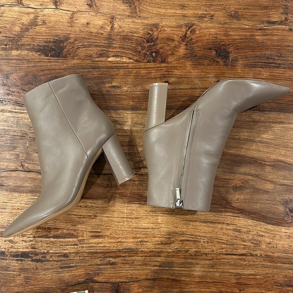 Marc Fisher Mlulani Pointed Toe Heeled Boot in Taupe Sz8.5 NWOB - Picture 8 of 13